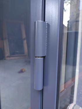 Verrière extérieure sas d'entrée /  Double porte battante / Finition thermolaquée