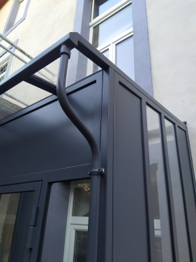Verrière extérieure sas d'entrée /  Double porte battante / Finition thermolaquée