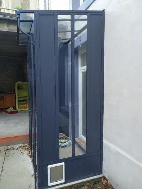 Verrière extérieure sas d'entrée /  Double porte battante / Finition thermolaquée