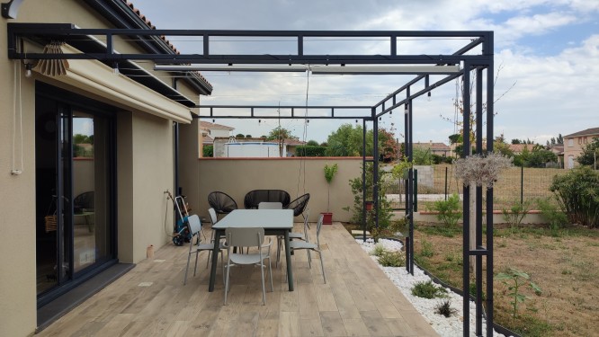 Pergola style treillis / Toile coulissante sur câble / Finition thermolaquée