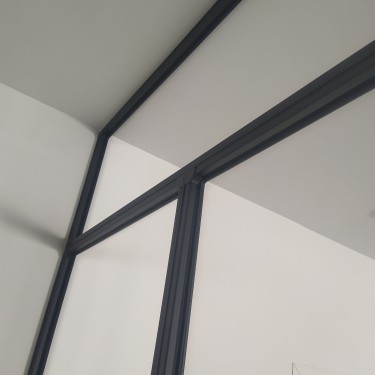 Verrière style industriel / Fenêtre battante / Finition Thermolaquée