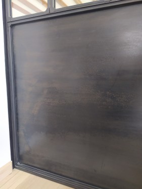 Verrière style industriel / Porte battante et fenêtre coulissante / Finition fer brut patiné black