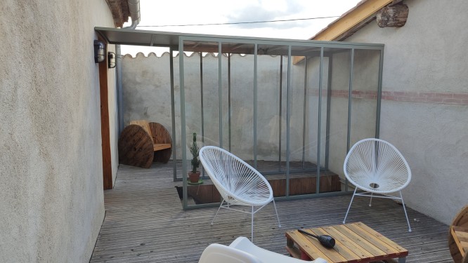 Verrière extérieure style industriel / Toiture en tôle / Finition thermolaquée